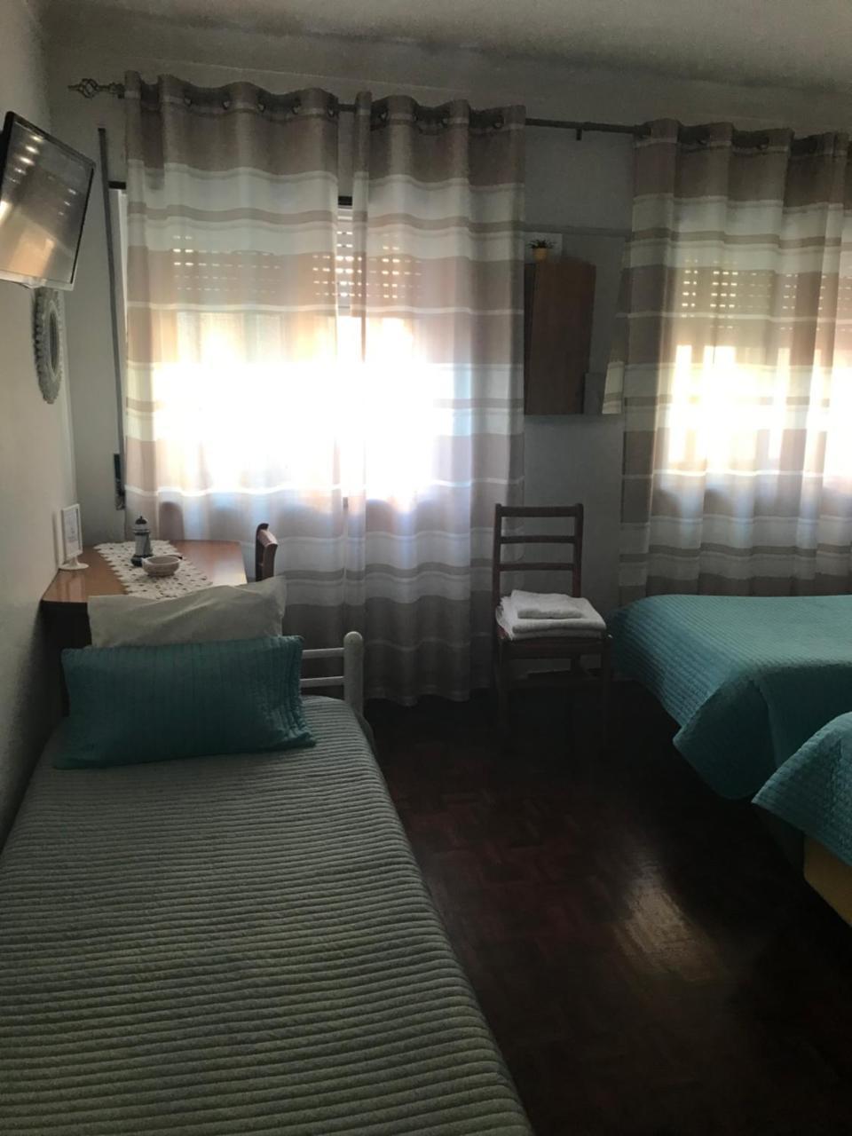 Hospedaria Bernardo Ericeira Esterno foto